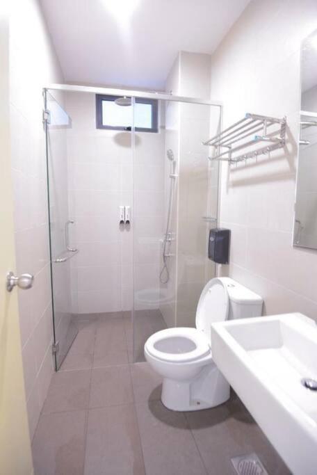Cozy Haven Atlantis With Large Swimming Pool Apartment Malacca Exterior photo